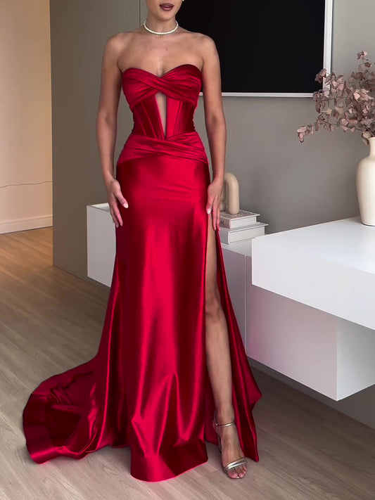 Verführerisches Royal Red Abendkleid schulterfrei mit elegantem Schnitt – Skyline Avenue